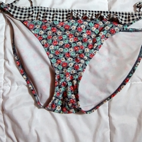 Flower Print Halter Bikini - Picture 3 of 6